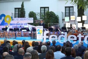 Velázquez rinde homenaje a los empresarios premiados