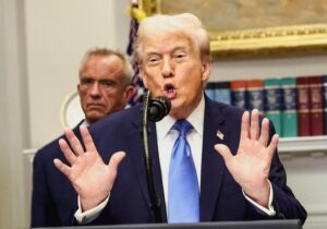 Cuidado con lo que dice Trump sobre los medicamentos y los niños | VinylStation Radio