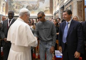 El concierto del Papa podría tener una visita inesperada | VinylStation Radio
