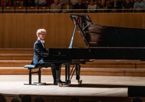 El secreto oscuro que Lisiecki desvela en el piano | VinylStation Radio