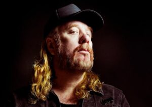 La dura batalla final de la voz del metal europeo | VinylStation Radio