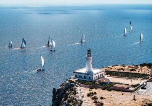La vuelta a Formentera lo cambia todo en la regata de superyates | VinylStation Radio