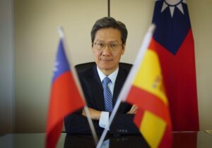 Lo que este diplomático desveló sobre Taiwán y el futuro global | VinylStation Radio