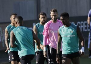 Pellegrini sorprende con estos cambios en el Betis | VinylStation Radio