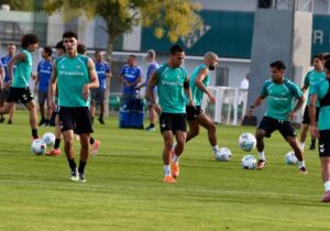 Antony se cuela en una lista de élite junto a Vinicius | VinylStation Radio