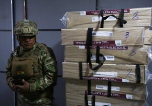 Bolivia elige entre dos caminos tras el fin de una era | VinylStation Radio