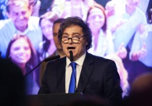 El golpe inesperado que cambia todo para Milei en Argentina | VinylStation Radio