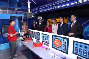 El juego que cambia la vida de los niños | VinylStation Radio