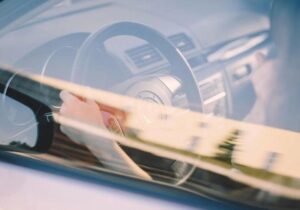 Nadie entiende cómo murió en su coche