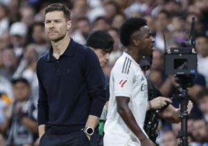 Vinicius y Xabi Alonso: la tensión estalla en el clásico | VinylStation Radio