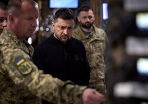 El inesperado viaje de Zelenski al frente marca un antes y un después | VinylStation Radio