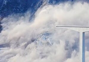 El puente que falló pocos meses después de su apertura | VinylStation Radio