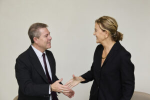 La donación de Amancio Ortega que cambiará esta vida | VinylStation Radio